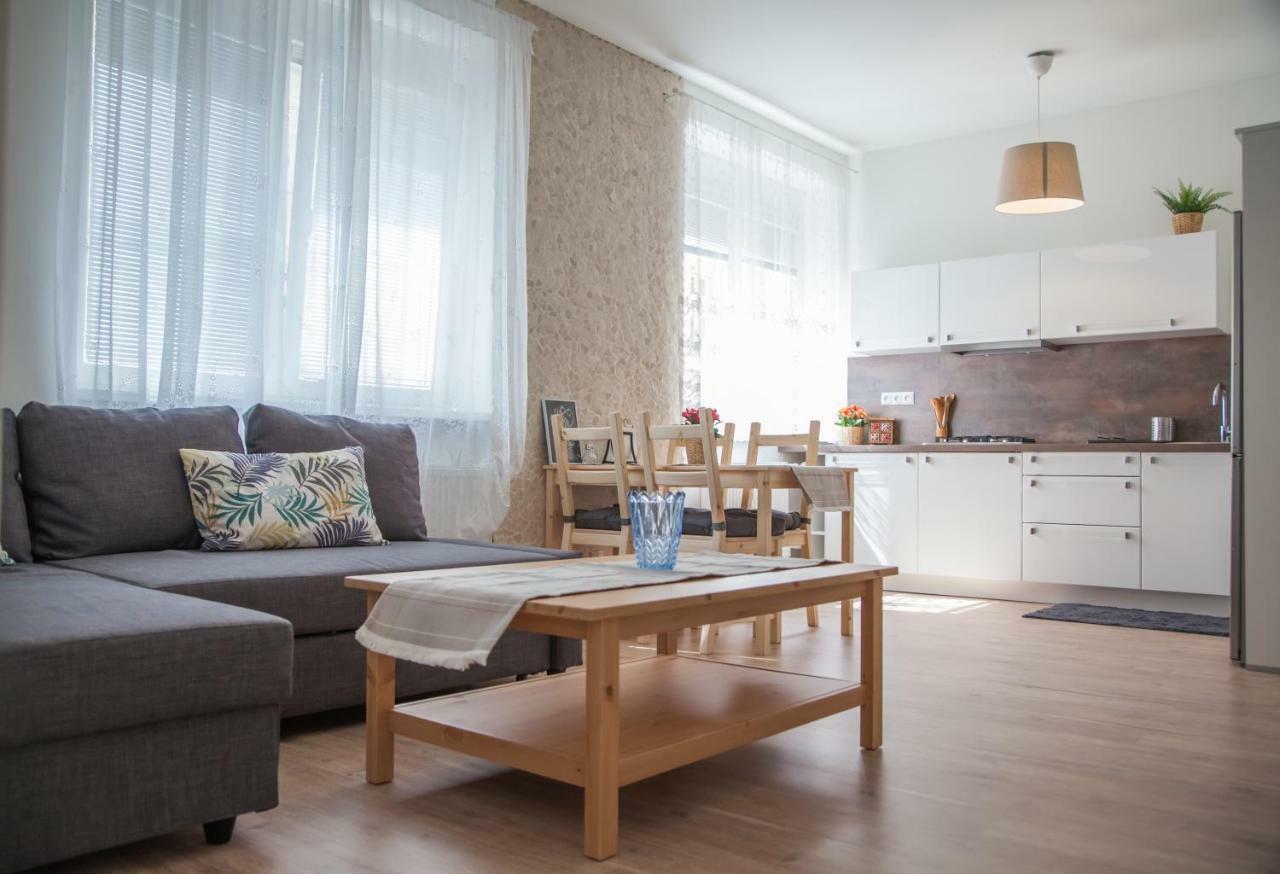 Downtown Pedestrian Zone Apartment Bratislava Exteriör bild