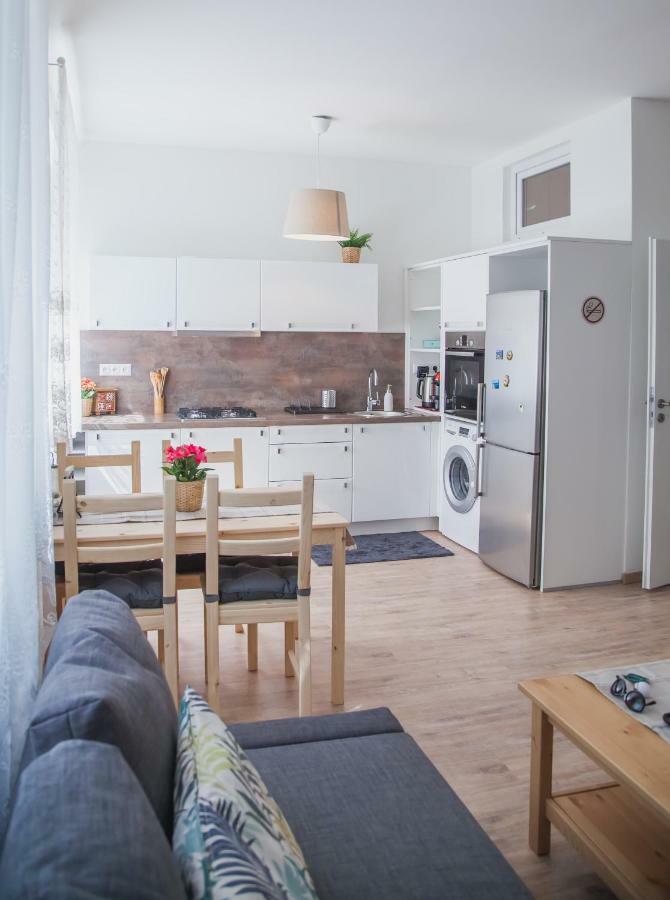 Downtown Pedestrian Zone Apartment Bratislava Exteriör bild
