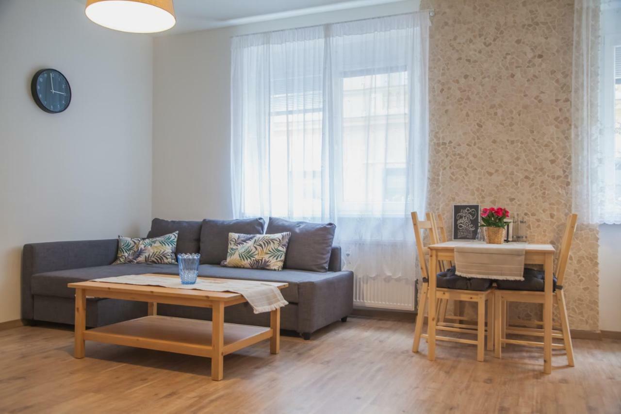 Downtown Pedestrian Zone Apartment Bratislava Exteriör bild